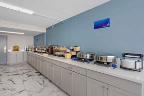 Free daily full breakfast  - Best Western Rutgers University Hotel (East Brunswick)