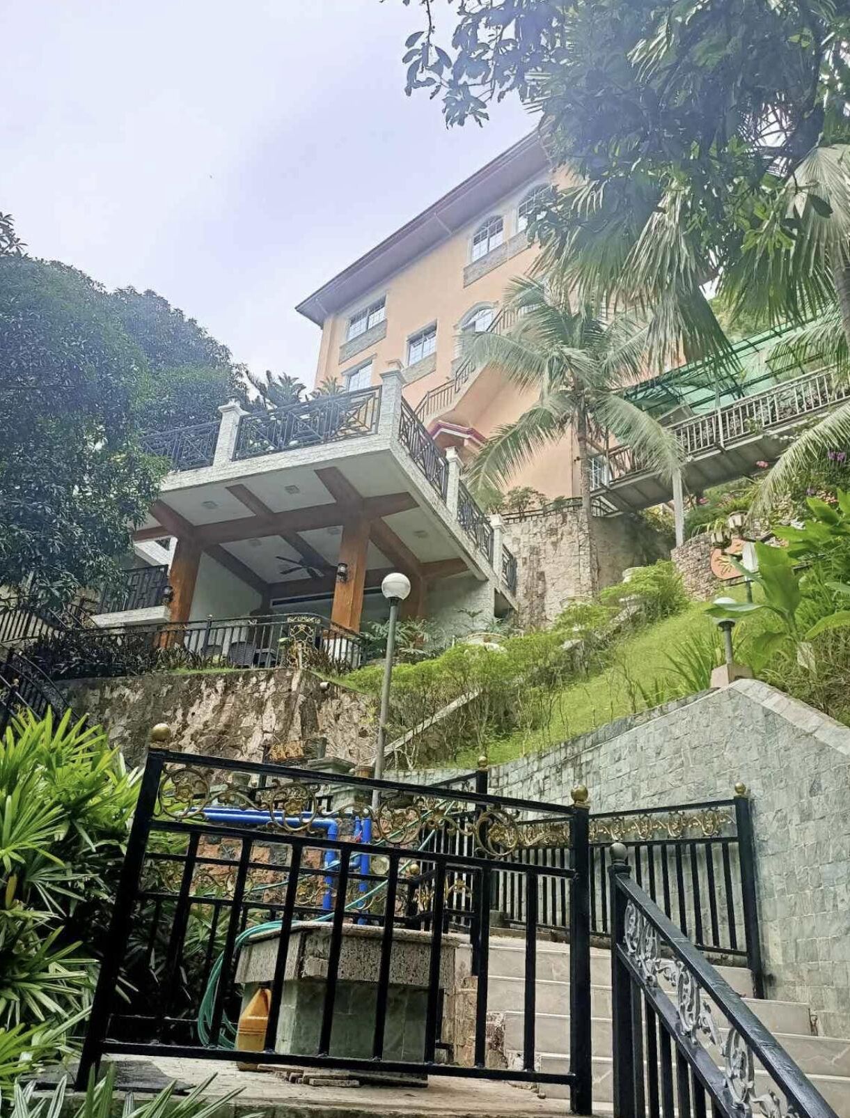 Fachada da propriedade