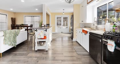 Cheerful, southwest-inspired heartland hideaway
