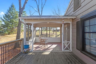 Cheerful, southwest-inspired heartland hideaway