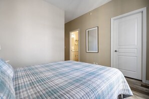 2 habitaciones, escritorio, tabla de planchar con plancha y wifi 