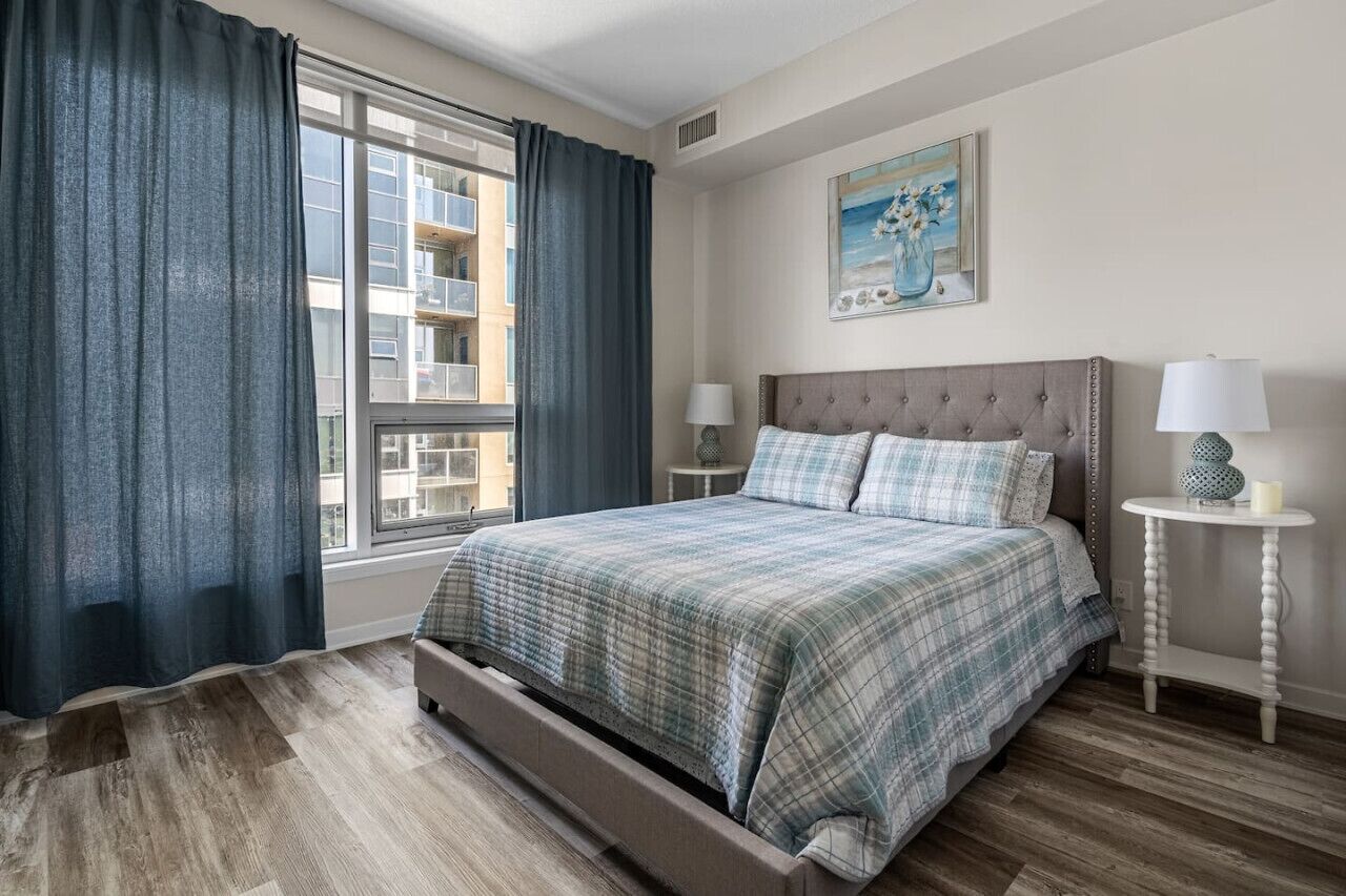 2 slaapkamers, een bureau, een strijkplank/strijkijzer, wifi