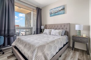 2 bedrooms, desk, iron/ironing board, WiFi