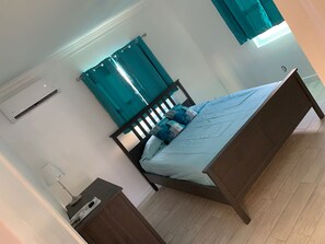 2 bedrooms, free WiFi, bed sheets - Cottage in Little Exuma! Short walk to Tropic Of Cancer Beach! (Little Exuma Island)
