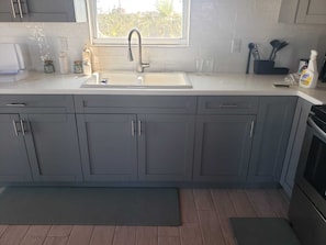 Private kitchen - Cottage in Little Exuma! Short walk to Tropic Of Cancer Beach! (Little Exuma Island)