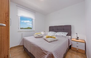 3 bedrooms, free WiFi, bed sheets - 3 bedroom lovely apartment in Mandre (Mandre)