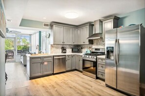 Fridge, microwave, oven, stovetop - Walk Distance to the beach, pet friendly, Family Vacation Home. (Panama City Beach)