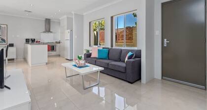 Minimalist Suburban Villa*Garden City*Family Friendly*