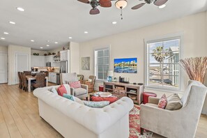 Apartment (2 Bedrooms) | Interior - Causeway TC 3202 (Port Aransas)