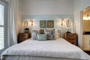 Interior - Tide Water 261 HI (Port Aransas)