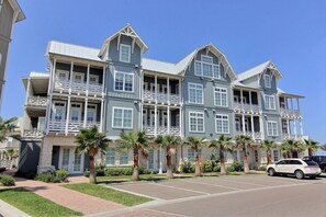 Apartment (2 Bedrooms) | Exterior