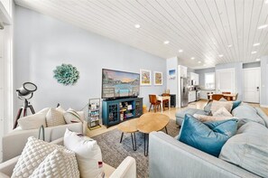 Apartment (2 Bedrooms) | Interior - Golden Hour TC 3204 (Port Aransas)