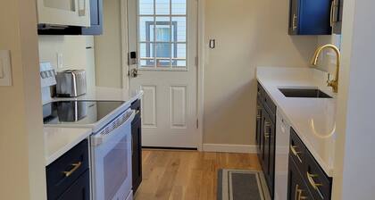Cozy Centrally Located House, Near Stadiums, Hospitals, Cap Hill, CID, SU