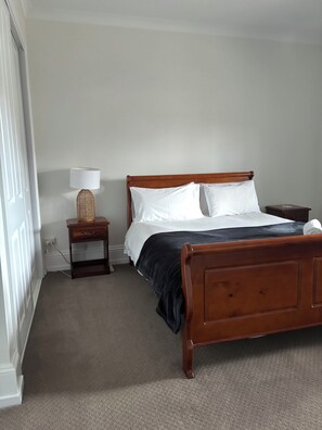 2 chambres, fer et planche Ă repasser, Wi-Fi gratuit, draps fournis