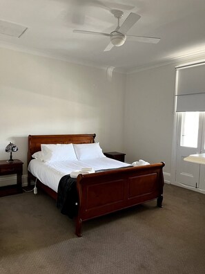 2 bedrooms, iron/ironing board, free WiFi, bed sheets - Apartment 2, Cosy 2 bedder (Lithgow)