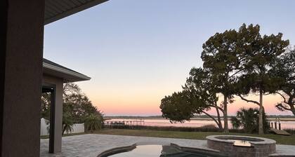 Intracoastal Waterfront with pool + dock. 10 minutes to downtown St. Augustine.