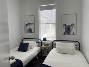 3 bedrooms, iron/ironing board, free WiFi, bed sheets - Apartment 3, Cosy 3 Bedder (Lithgow)