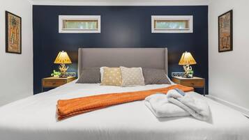 4 Schlafzimmer, Schreibtisch, Bügeleisen/Bügelbrett, Reisekinderbett