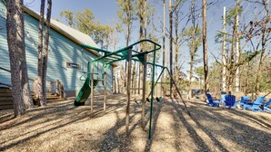 Unclassified image, 5 of 31, button - Two King Suites, Bunk Loft with Games, Hot Tub (Broken Bow)