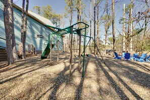 Unclassified image, 5 of 31, button - Two King Suites, Bunk Loft with Games, Hot Tub (Broken Bow)