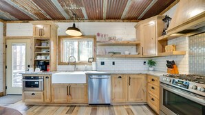 Unclassified image, 3 of 31, button - Two King Suites, Bunk Loft with Games, Hot Tub (Broken Bow)