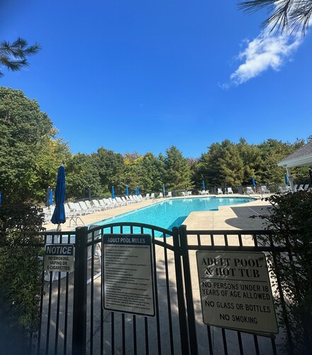 Summer Village Resort - 1 Mi to Moody Beach - WiFi, Gym, AC, Pools, Playgrounds