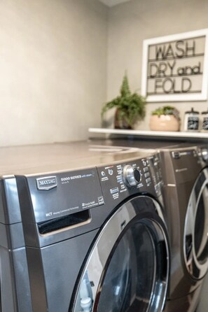 Interior - The Stay at Six•One•Four / Walk right out to Route 66 (Williams)