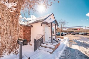 Exterior - The Stay at Six•One•Four / Walk right out to Route 66 (Williams)