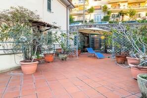 Property grounds - Nice apartment located on the first floor of a building without elevator (NOT suitable for the disabled) and able to comfortably accommodate up to five people. The accommodation is located in the historic center of Lerici, a few steps from Piazza Mottino (Lerici)