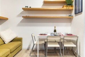 Dining - Nice apartment located on the first floor of a building without elevator (NOT suitable for the disabled) and able to comfortably accommodate up to five people. The accommodation is located in the historic center of Lerici, a few steps from Piazza Mottino (Lerici)