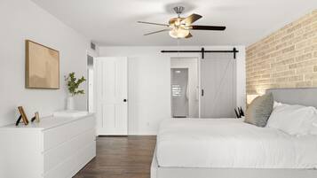 2 Schlafzimmer, Schreibtisch, Reisekinderbett, kostenloses WLAN