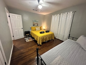 3 bedrooms, desk, travel crib, free WiFi