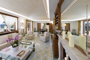 Interior - SorrentoVibes - Villa in Sorrento Center | gardens & outdoor space (Sorrento)