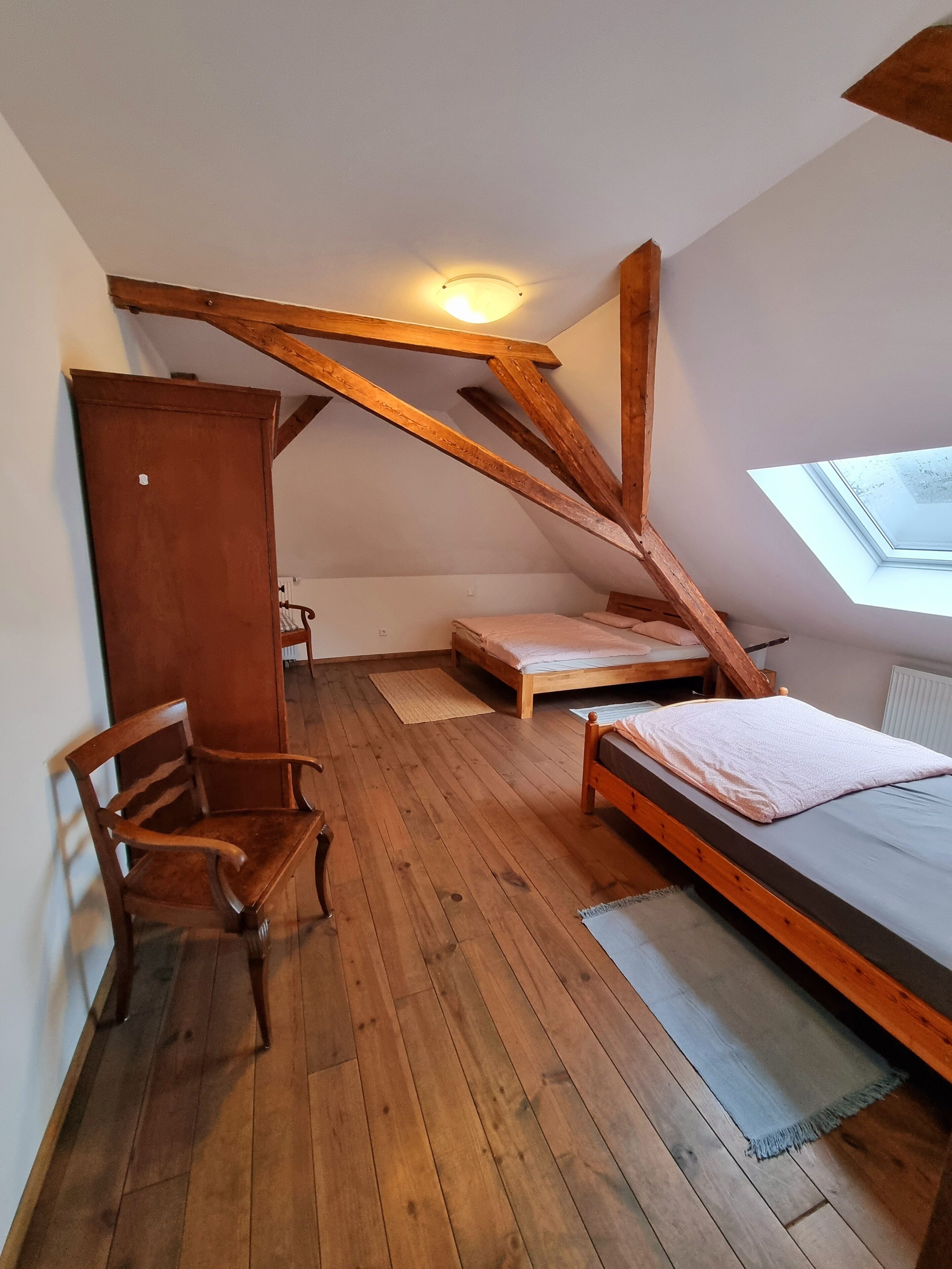 3 bedrooms, desk, free WiFi, bed sheets