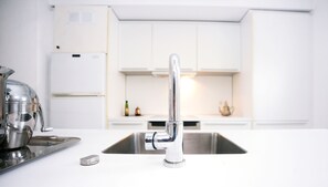 Private kitchen - Luxury Apartments Patio Blanco (Eivissa)