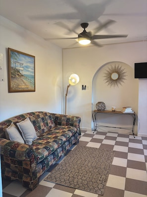 Smart TV, books - Group Getaway in Puntas • Two Sunny Hillside Units (Ensenada Rincón)