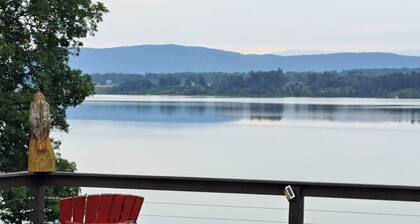 Lake Champlain Estate. 25 Acres, 1500 Feet Lakefront, Beautiful View.