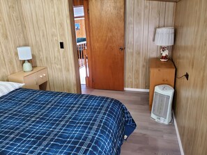 3 bedrooms, desk, iron/ironing board, WiFi
