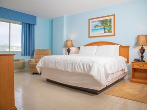 Habitación ejecutiva | Caja de seguridad en la habitación, escritorio y cortinas blackout