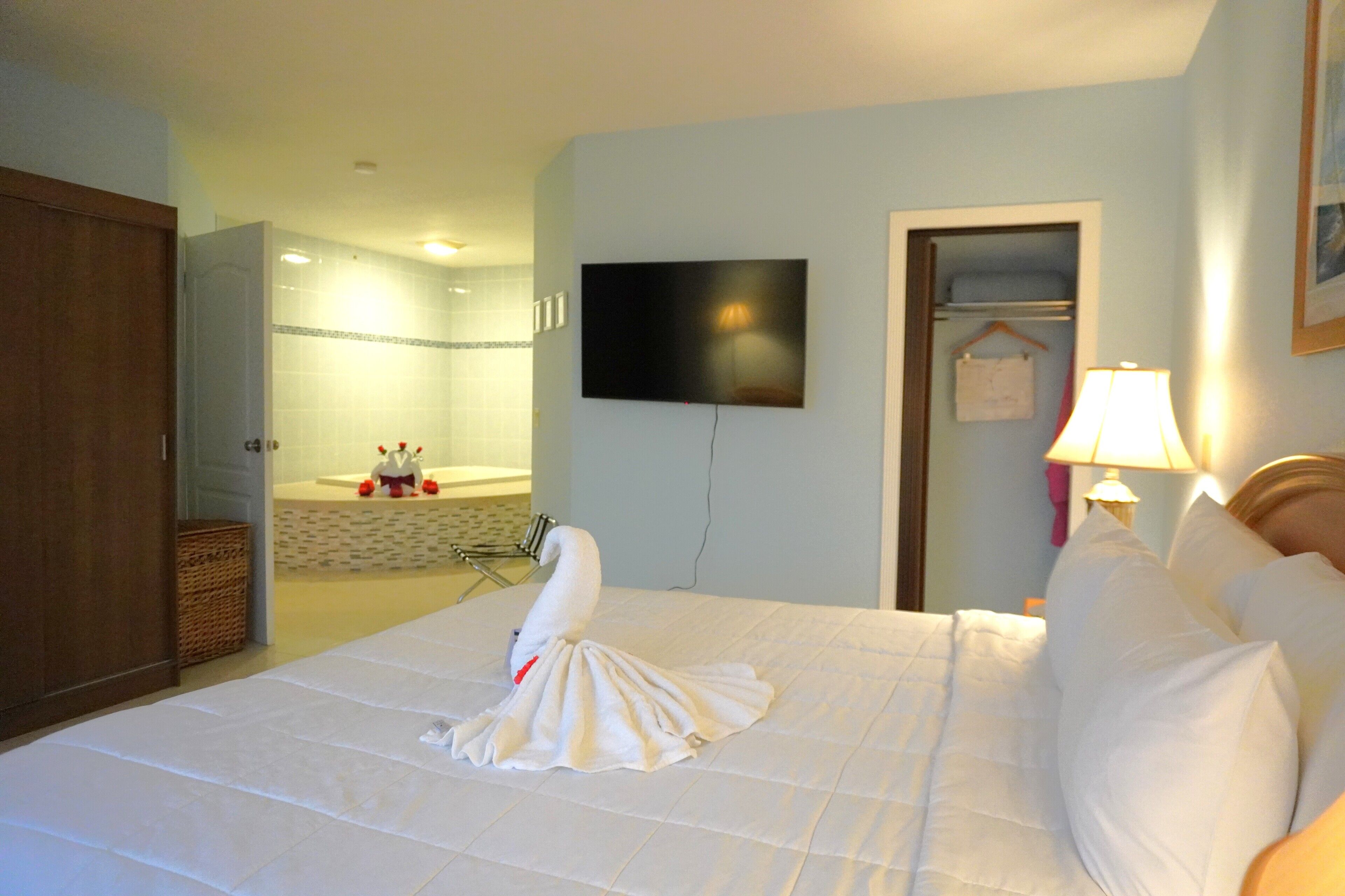 Presidential Room | In-room safe, desk, blackout curtains, iron/ironing board