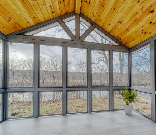Brand New House with Huge patio overlooks Esopus Creek at Lake Katrine