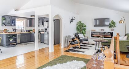 Relaxing Mountain Hideaway - Hot Tub & Outdoors