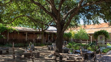 Condo, 6 quartos | Opções para refeição ao ar livre