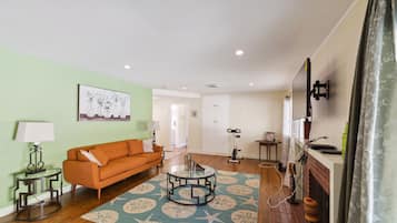 Maison, 4 chambres | Coin séjour