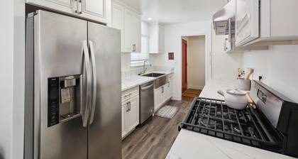 Modern Relaxing Retreat With Private Pool 4 Bedroom Home by RedAwning