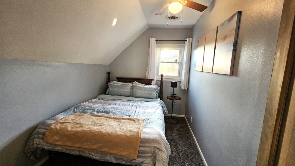 Cozy 2bedroom apartment in downtown La Porte La Porte Vrbo