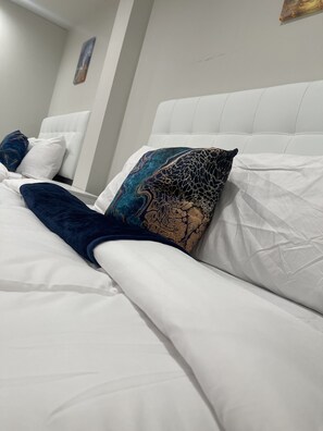 3 bedrooms, WiFi, bed sheets