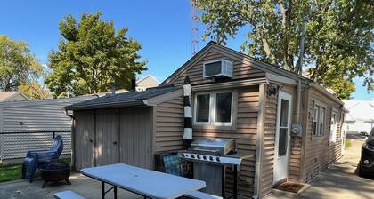 2 Bedroom Bungalow on 2 Lakes