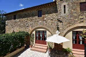 Exterior - Stunning  villa for 12 guests with private pool, A/C, WIFI, TV, patio and panoramic view (Siena)