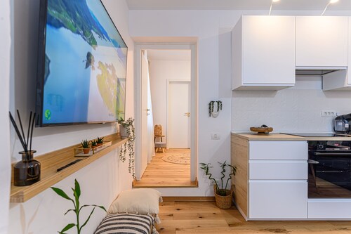 Peles Castle Boutique Home - Close to City Center